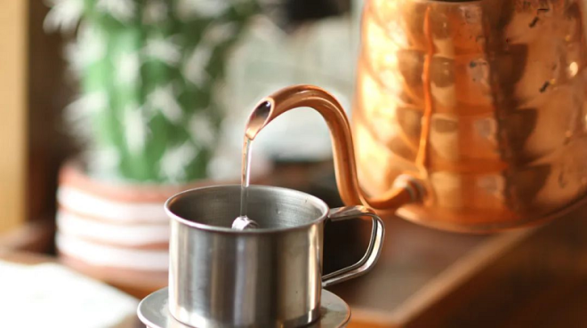 Vietnamese drip filter pots can also be played with in various ways!